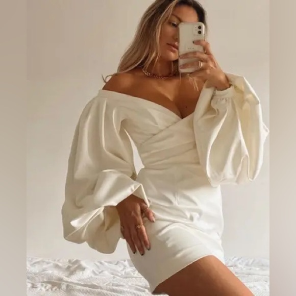 HOUSE OF CB NWT Carlyn Ivory Mini Dress XS - Picture 1 of 11